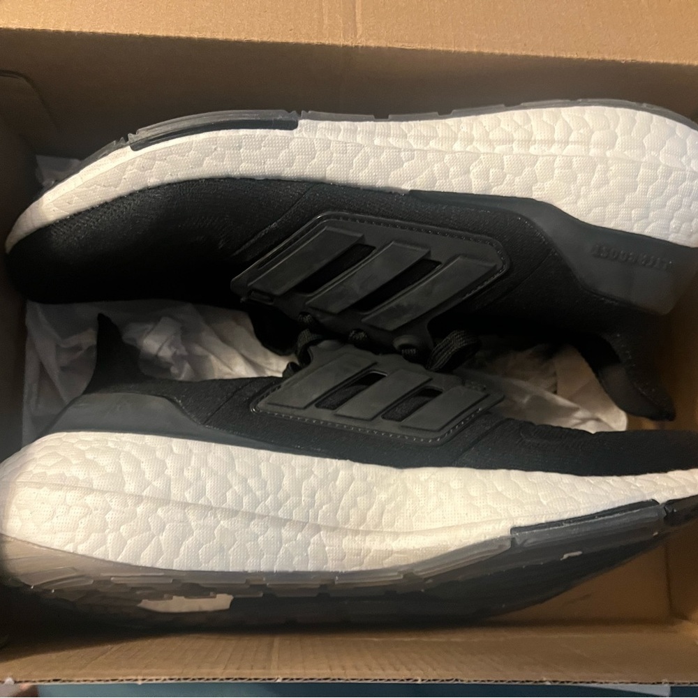 Adida mens ultraboost 22 size 8